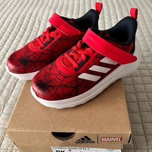 NWT Adidas SPIDERMAN Fortarun Sneakers